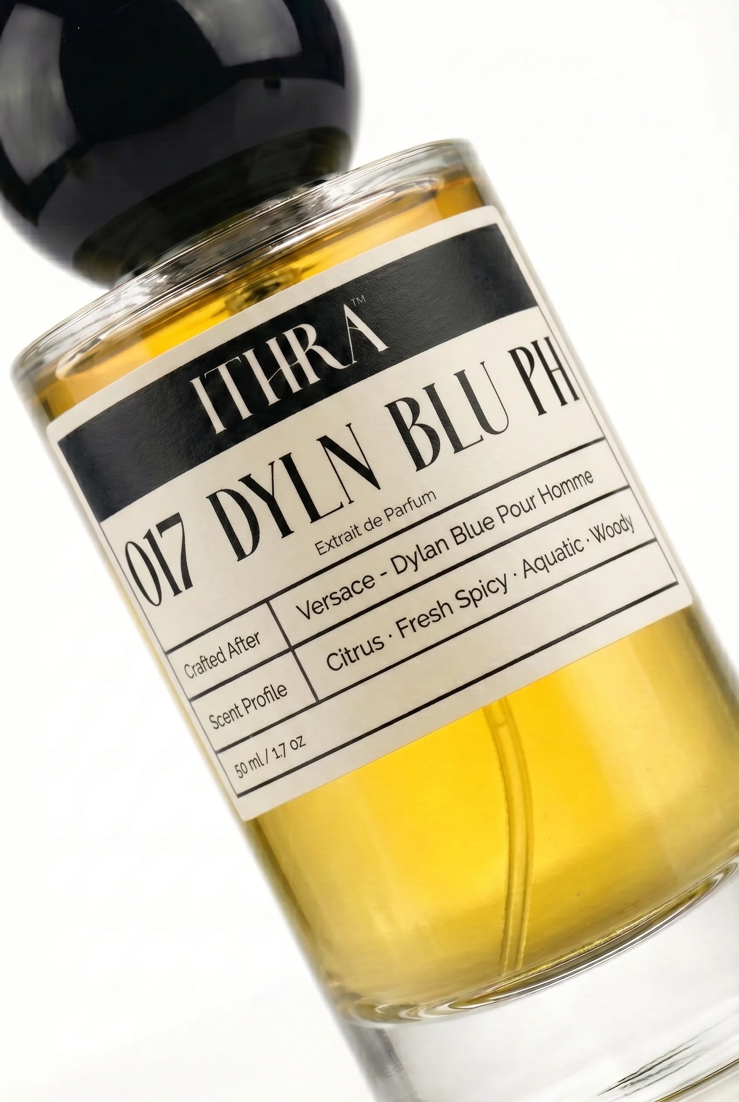 Close-up of 017 DYLN BLU PH perfume by Ithra, aquatic citrus fresh spicy woody, available in 50ml and 100ml