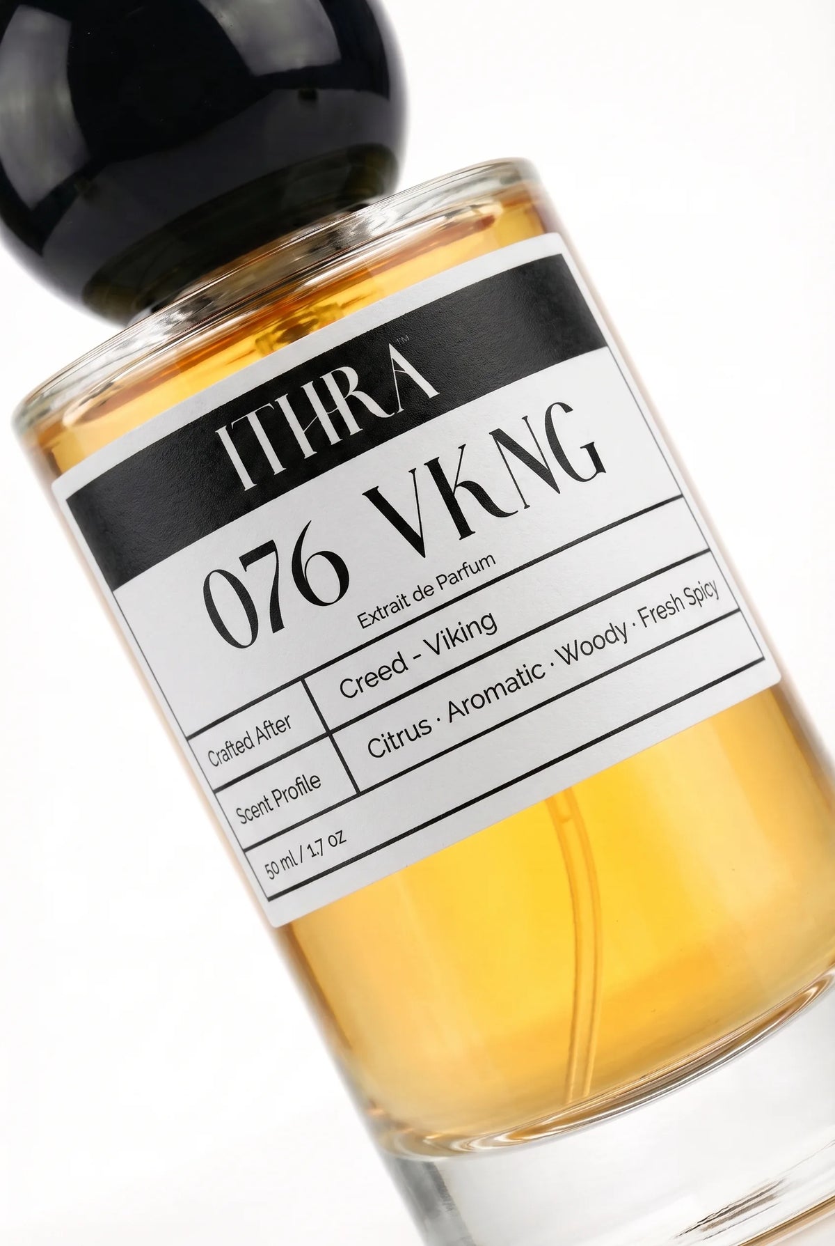 Close-up of 076 VKNG perfume by Ithra, citrus aromatic fresh spicy woody, available in 50ml and 100ml